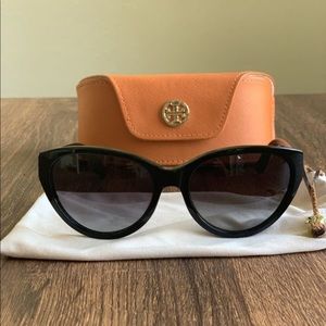 Tory Burch sunglasses. SOLD
